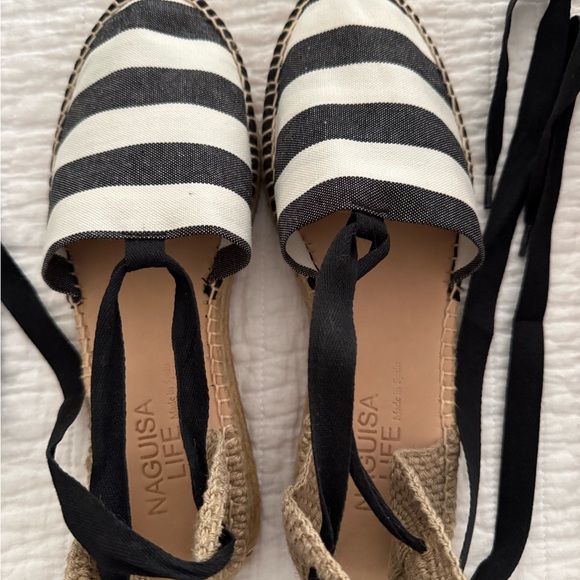 Naiguisa Shoes - NAGUISA SZ 40 Black and White Striped Espadrille Flats with ankle ties